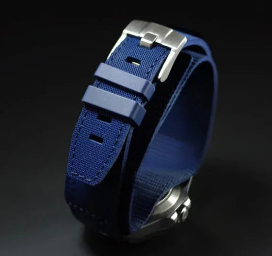 Bracelet en caoutchouc et velcro - Cuff Swimskin - Rubber B - Bleu Marine - détail