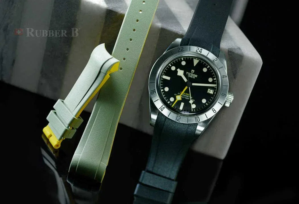 Bracelet RubberB T807 pour Tudor Black Bay Pro - Noir - vue profil