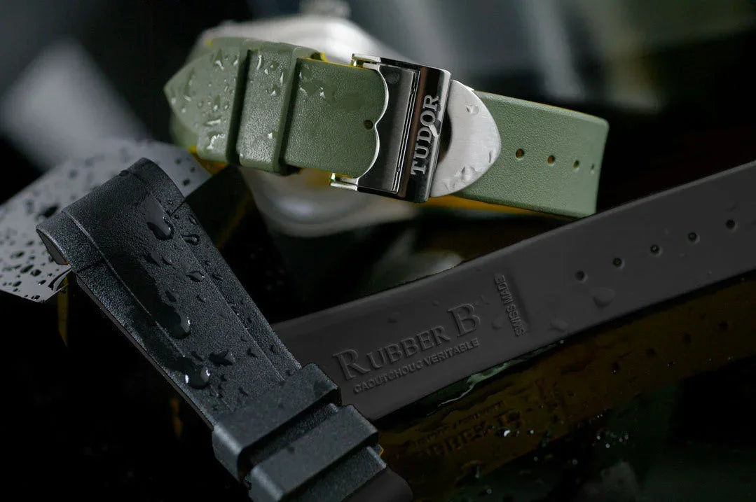 Bracelet RubberB T807 pour Tudor Black Bay Pro - Noir - vue côté