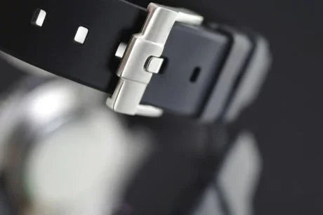 Bracelet en caoutchouc M106 – Rubber B – Noir ligne bleue - vue 6