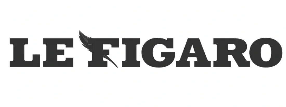 Logo Le Figaro en noir avec plume intégrée dans le texte sur fond blanc