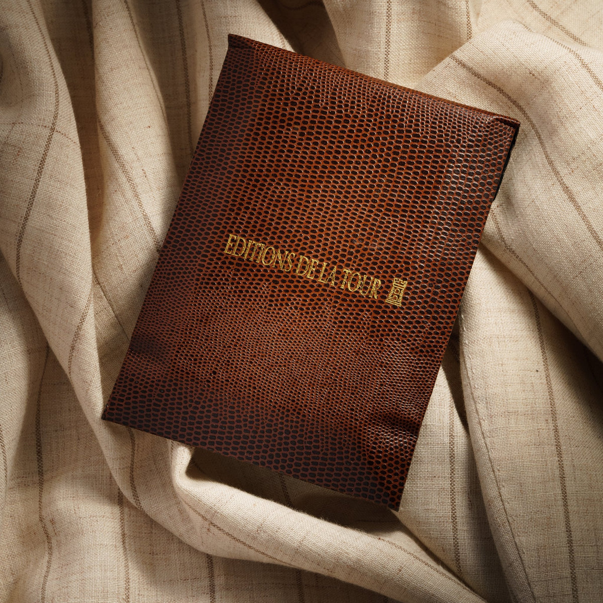 Vintage Watches – pochette en papier texturé reptile avec marquage à chaud doré